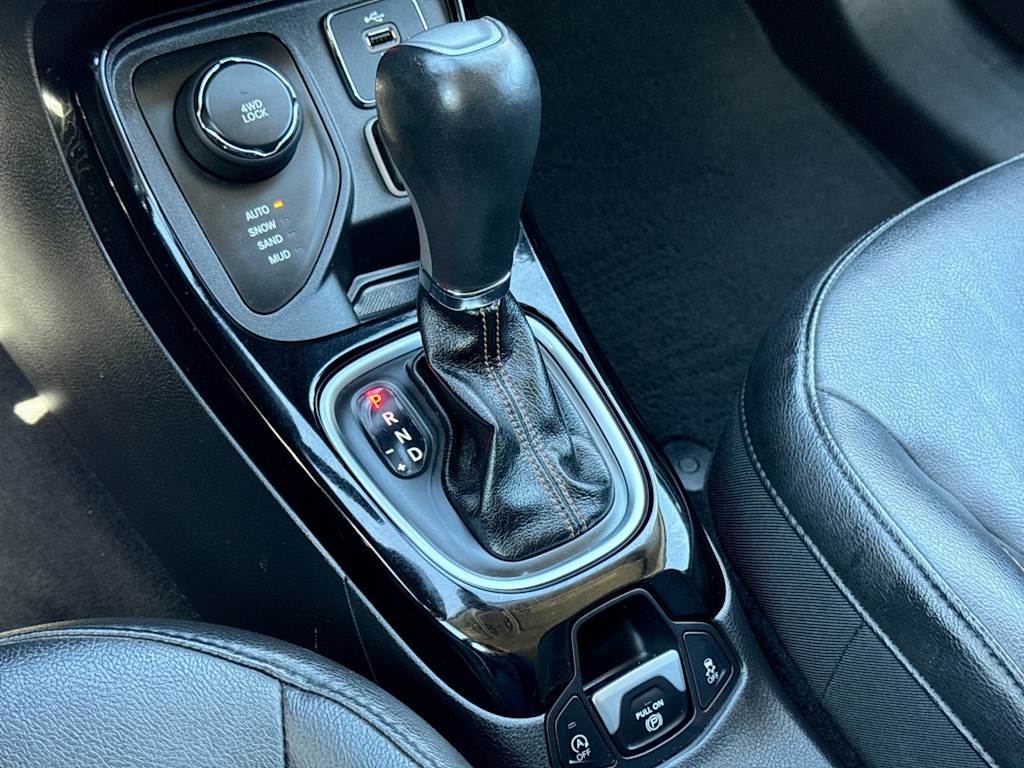Thumbnail: 2018 Jeep Compass - 15