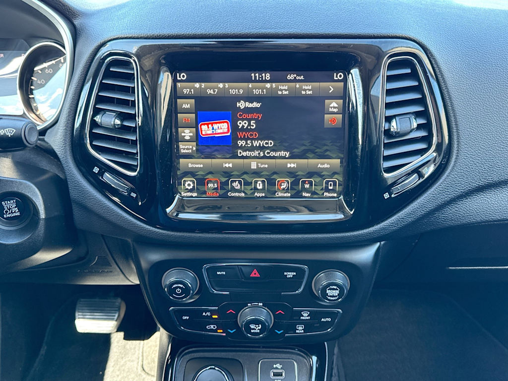 Thumbnail: 2018 Jeep Compass - 14