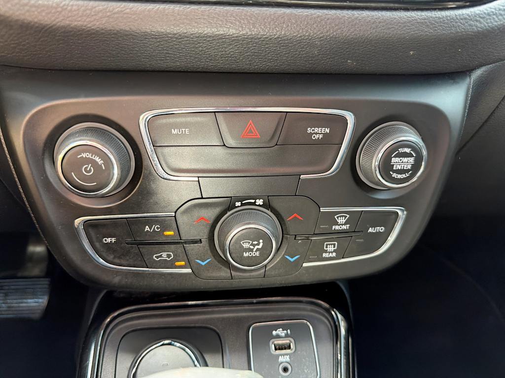 Thumbnail: 2020 Jeep Compass - 22