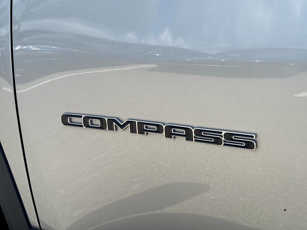 Thumbnail: 2020 Jeep Compass - 25