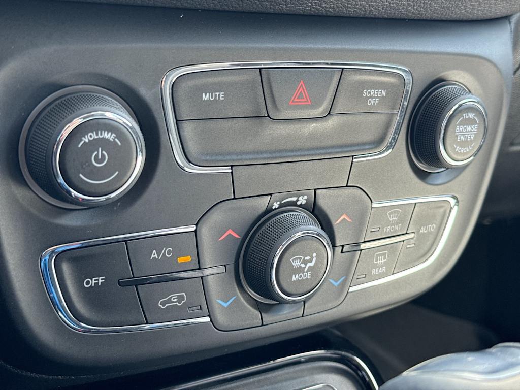 Thumbnail: 2020 Jeep Compass - 32