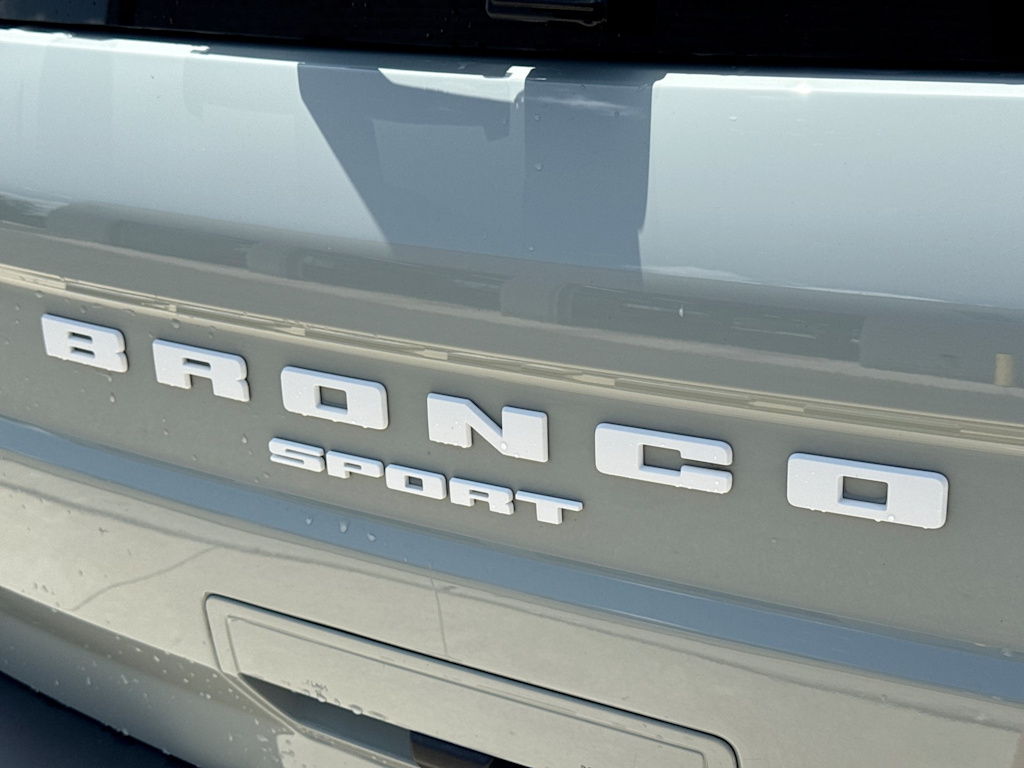 Thumbnail: 2022 Ford Bronco Sport - 4