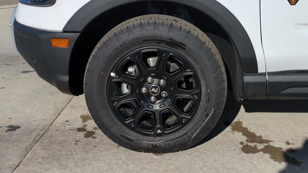 Thumbnail: 2025 Ford Bronco Sport - 8