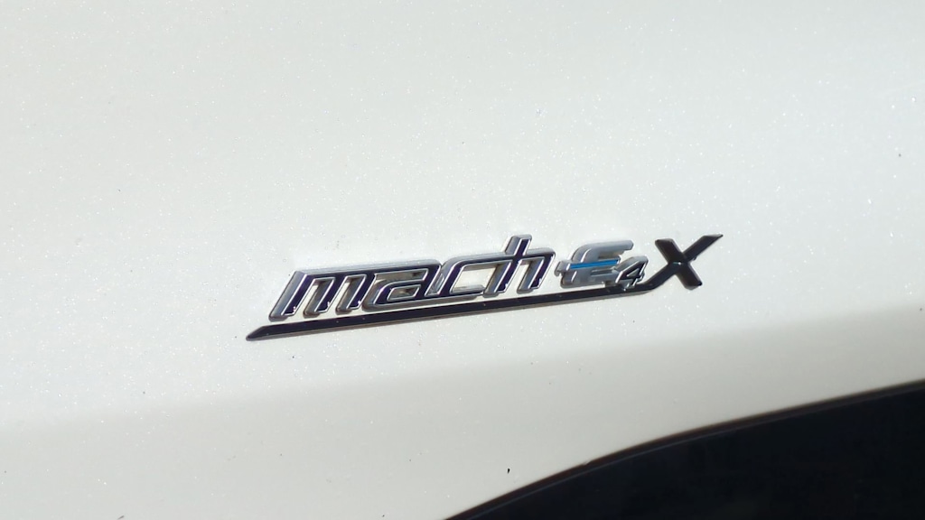 Thumbnail: 2021 Ford Mustang Mach-E - 23