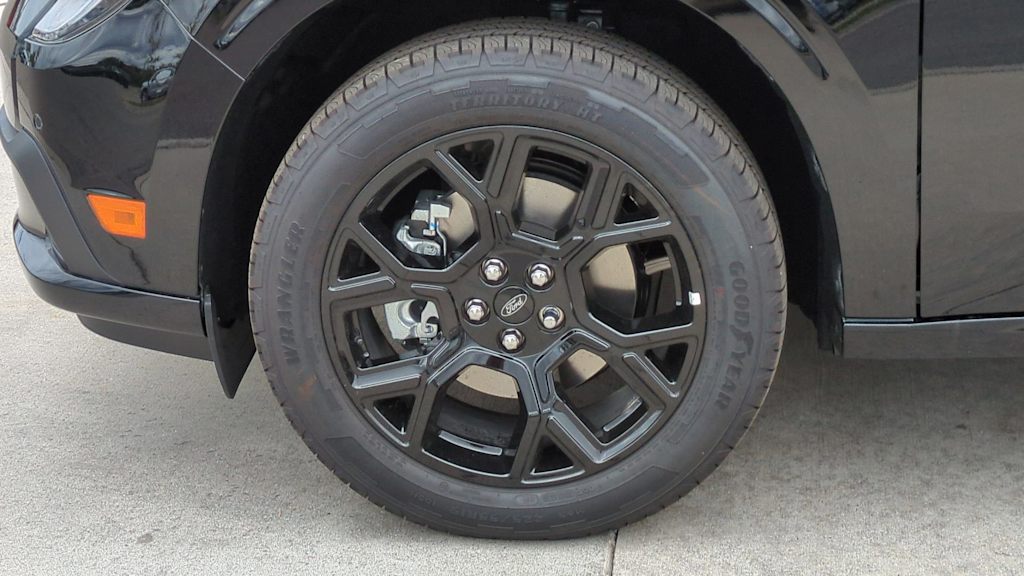 Thumbnail: 2025 Ford Maverick - 8