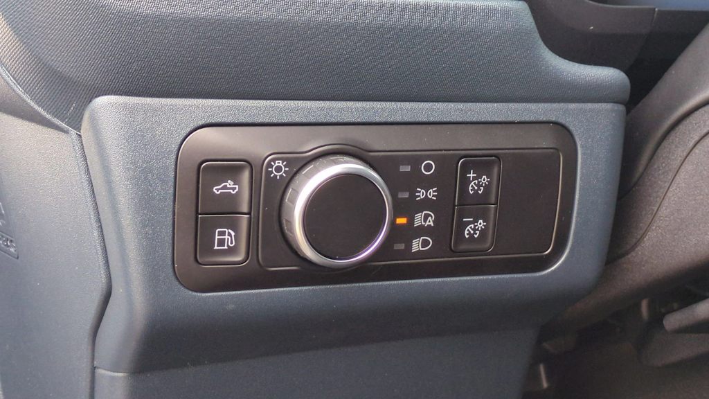 Thumbnail: 2025 Ford Maverick - 23