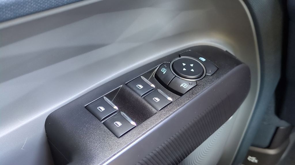 Thumbnail: 2025 Ford Maverick - 23