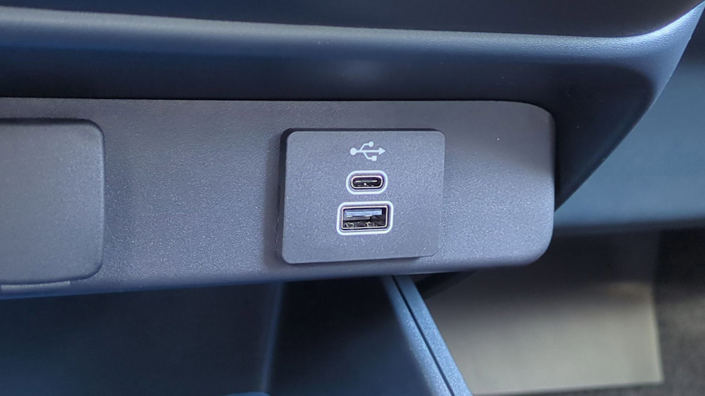 Thumbnail: 2025 Ford Maverick - 31