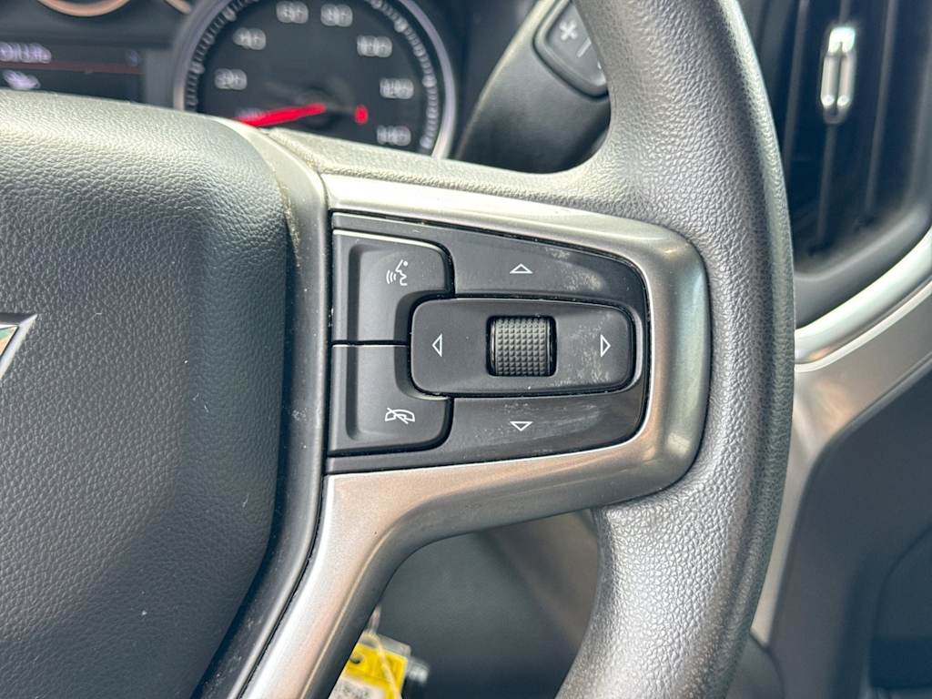 Thumbnail: 2020 Chevrolet Silverado 1500 - 26