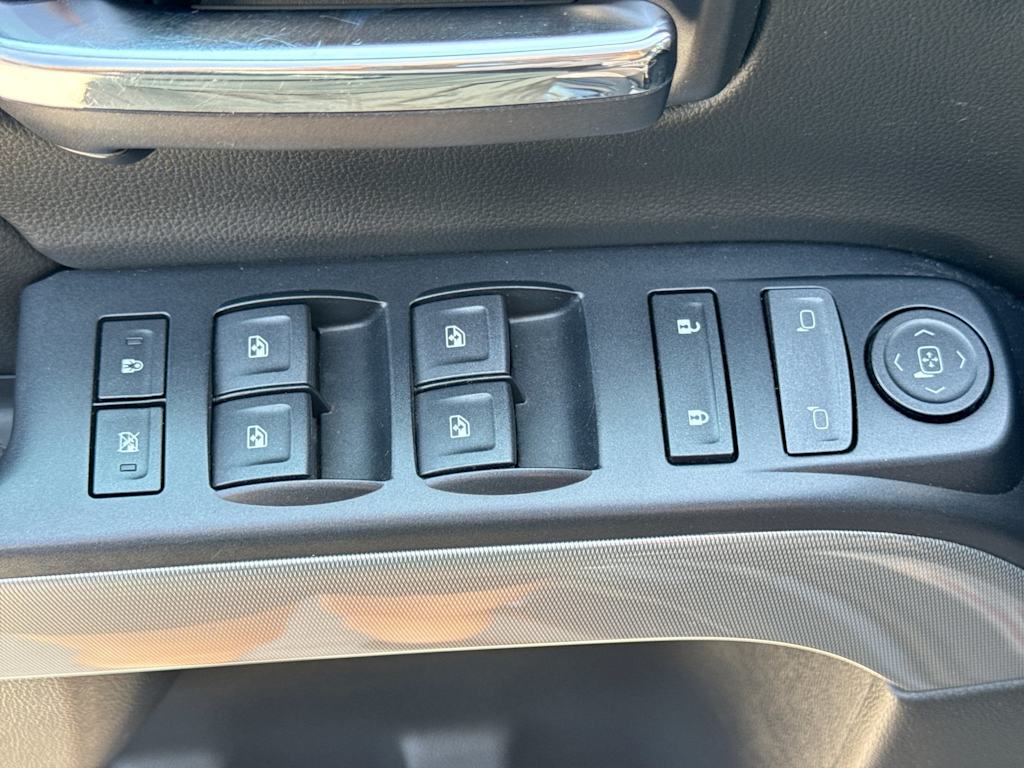 Thumbnail: 2017 Chevrolet Silverado 1500 - 23