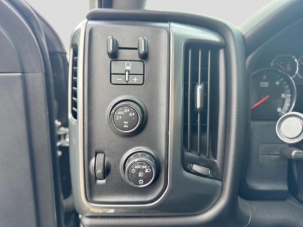 Thumbnail: 2015 Chevrolet Silverado 1500 - 29