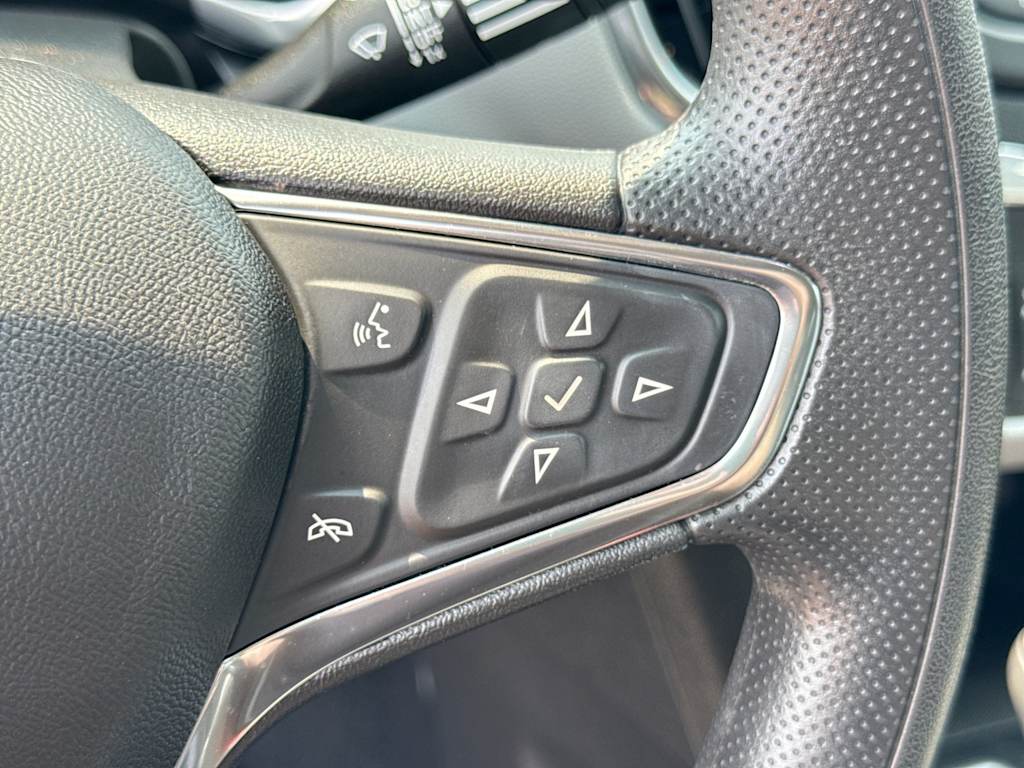 Thumbnail: 2020 Chevrolet Equinox - 28