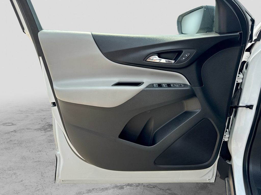 Thumbnail: 2020 Chevrolet Equinox - 32