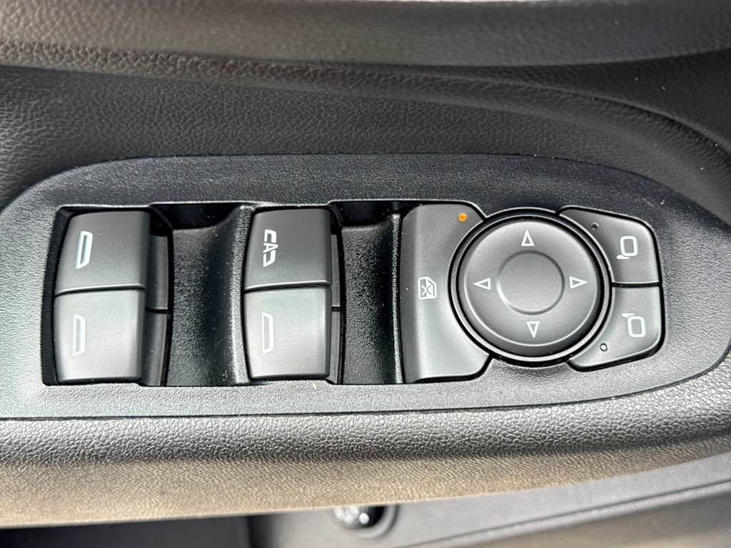 Thumbnail: 2019 Chevrolet Equinox - 25