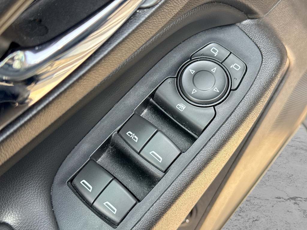 Thumbnail: 2019 Chevrolet Equinox - 24