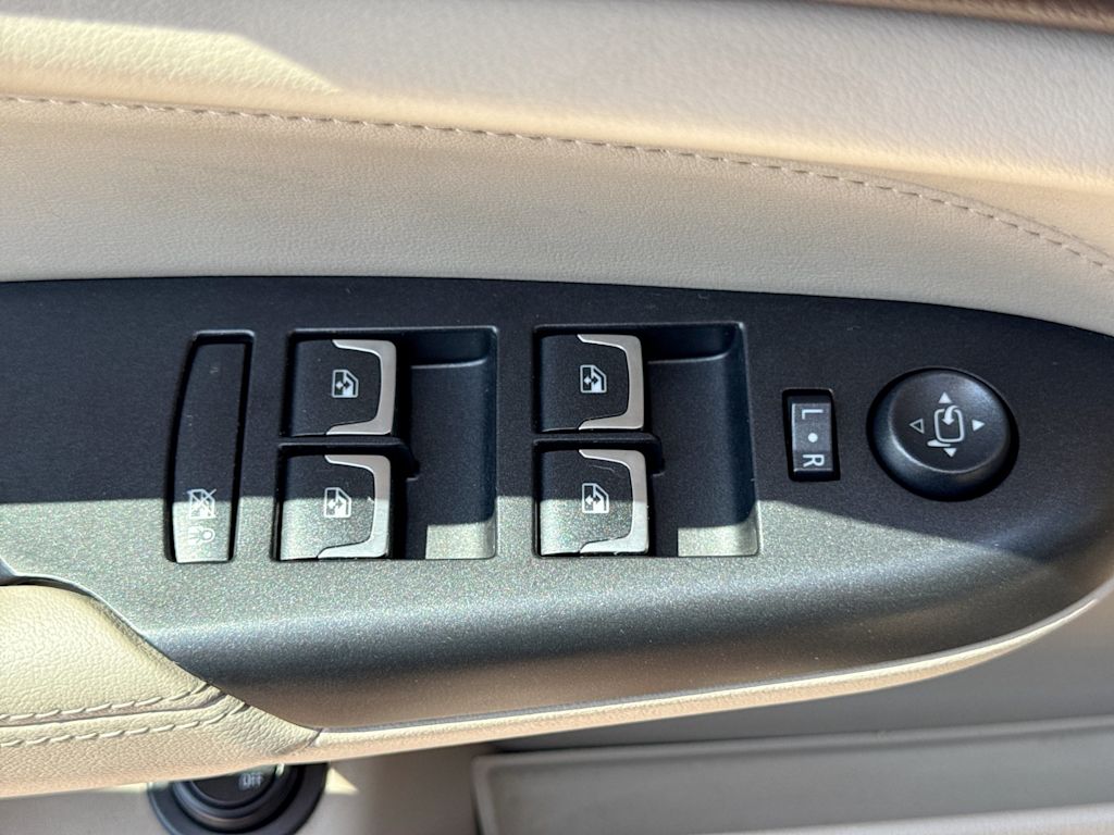 Thumbnail: 2014 Cadillac SRX - 26