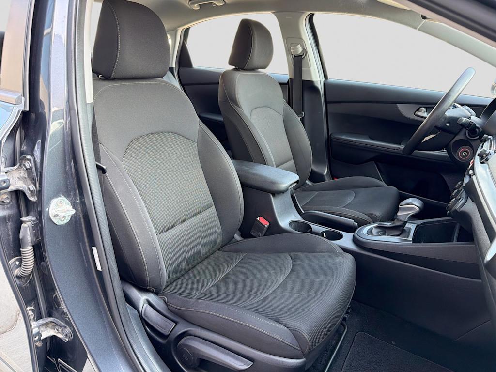 Thumbnail: 2021 Kia Forte - 26