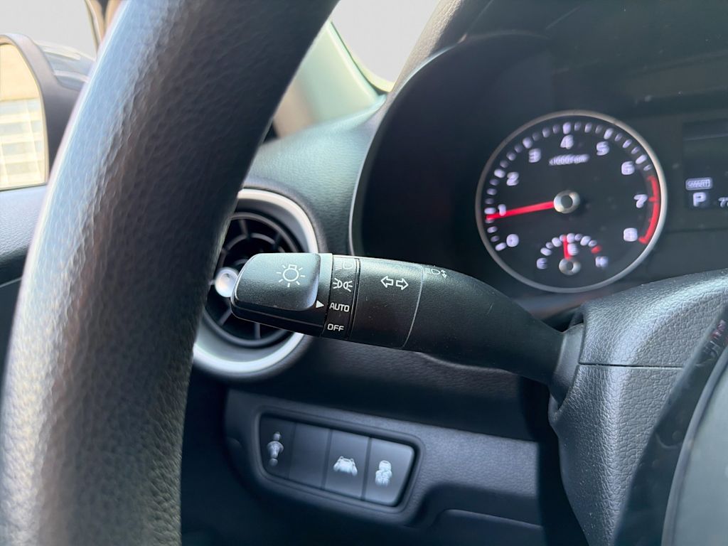 Thumbnail: 2021 Kia Forte - 30