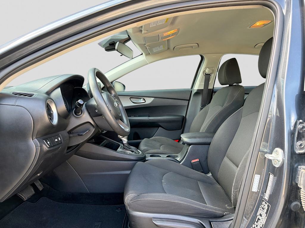 Thumbnail: 2021 Kia Forte - 11