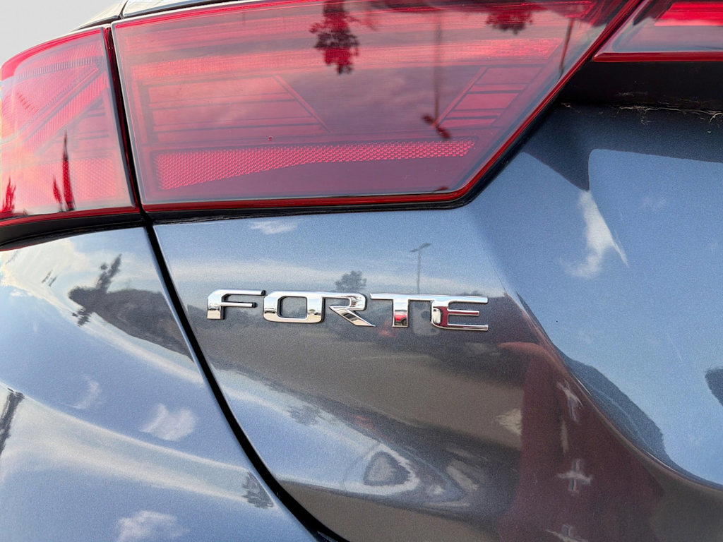 Thumbnail: 2021 Kia Forte - 22