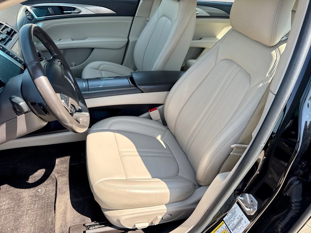 Thumbnail: 2017 Lincoln MKZ - 8