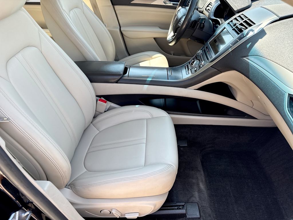 Thumbnail: 2017 Lincoln MKZ - 9