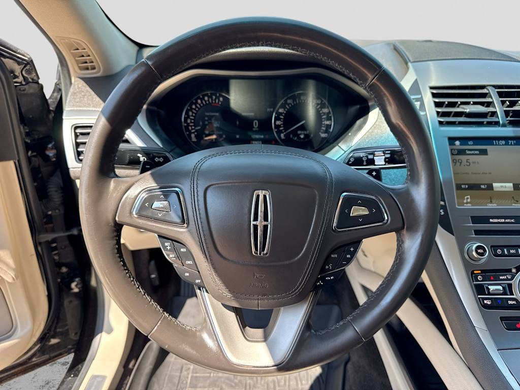 Thumbnail: 2017 Lincoln MKZ - 11
