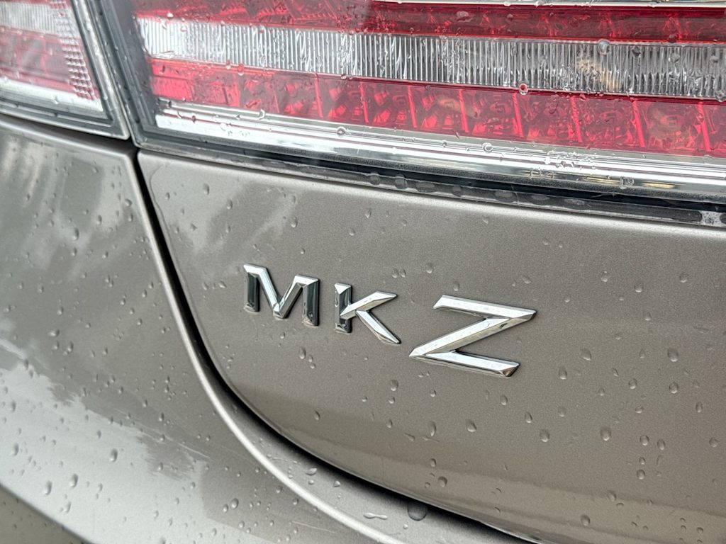 Thumbnail: 2020 Lincoln MKZ - 23