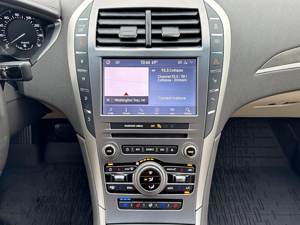 Thumbnail: 2020 Lincoln MKZ - 12
