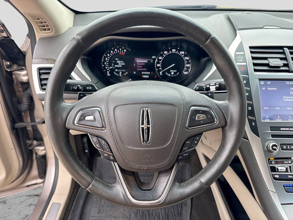 Thumbnail: 2020 Lincoln MKZ - 11