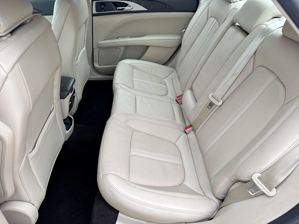 Thumbnail: 2020 Lincoln MKZ - 27