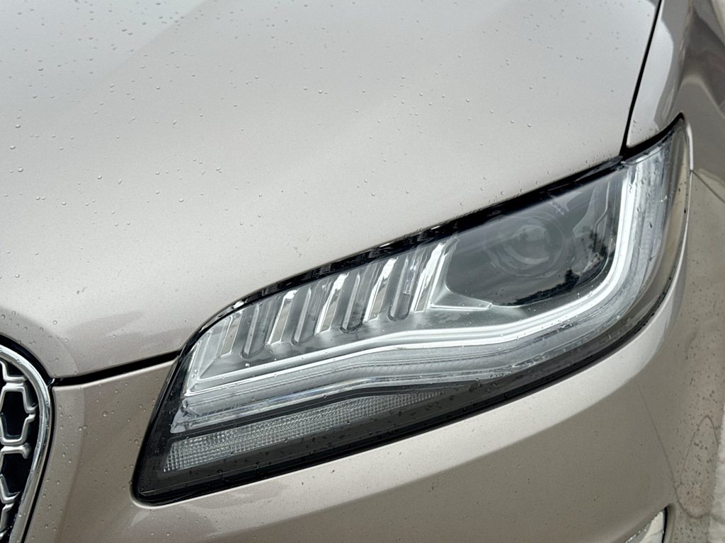 Thumbnail: 2020 Lincoln MKZ - 22