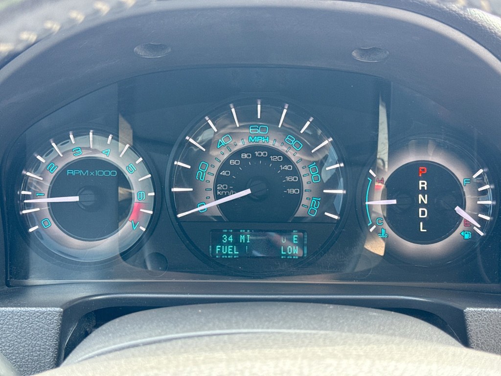 Thumbnail: 2010 Mercury Milan - 16