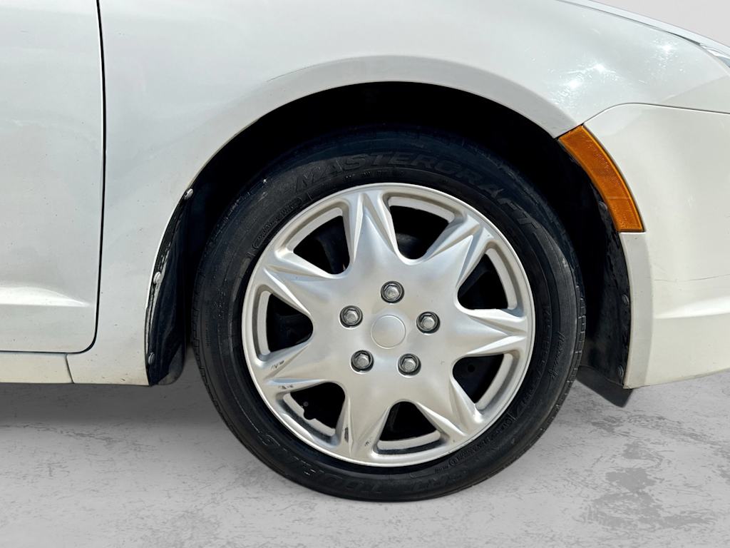 Thumbnail: 2010 Mercury Milan - 8