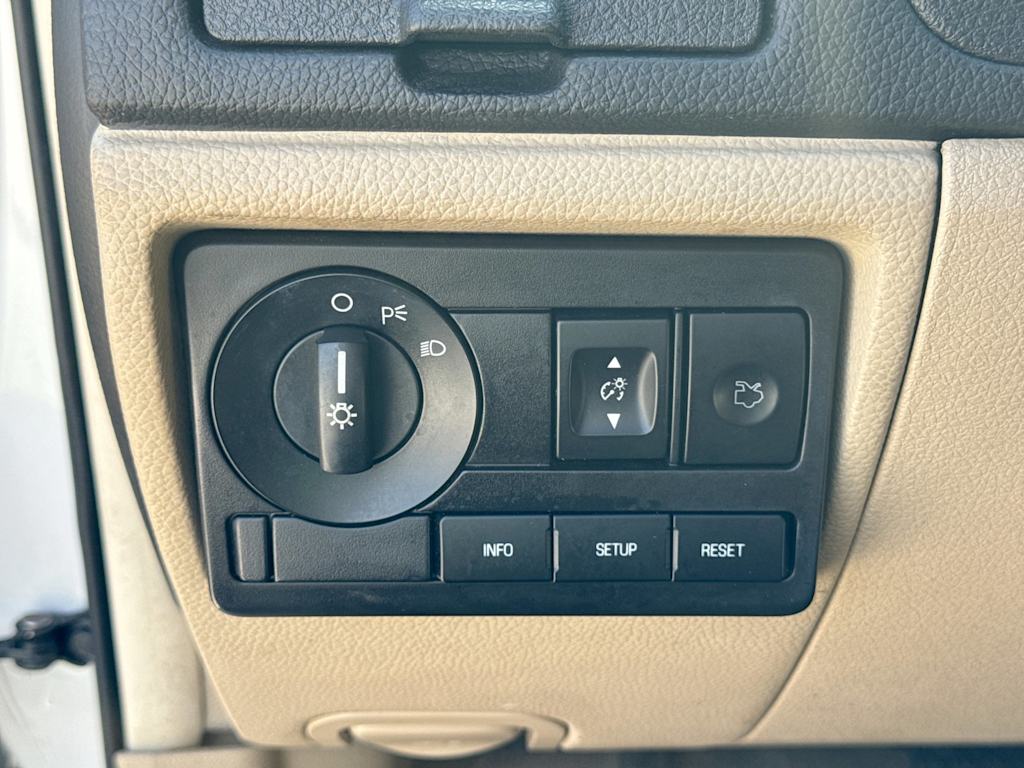 Thumbnail: 2010 Mercury Milan - 29