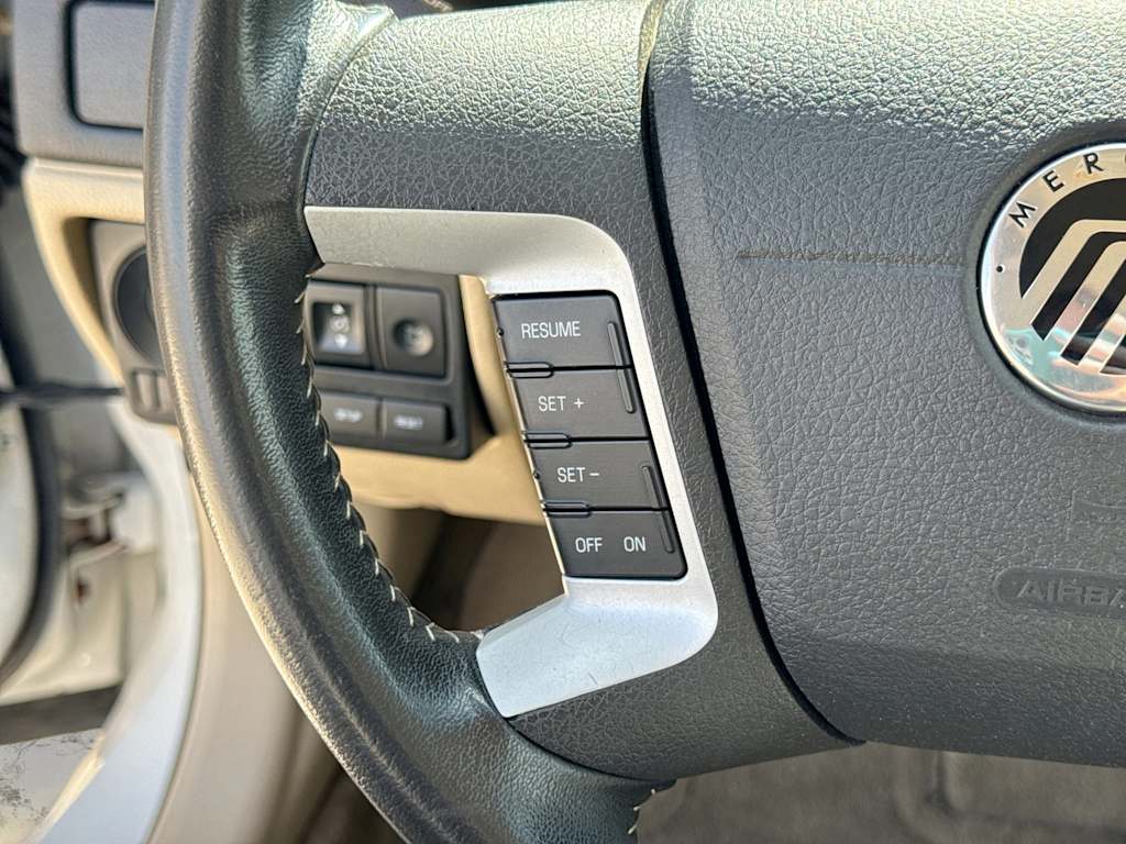 Thumbnail: 2010 Mercury Milan - 27