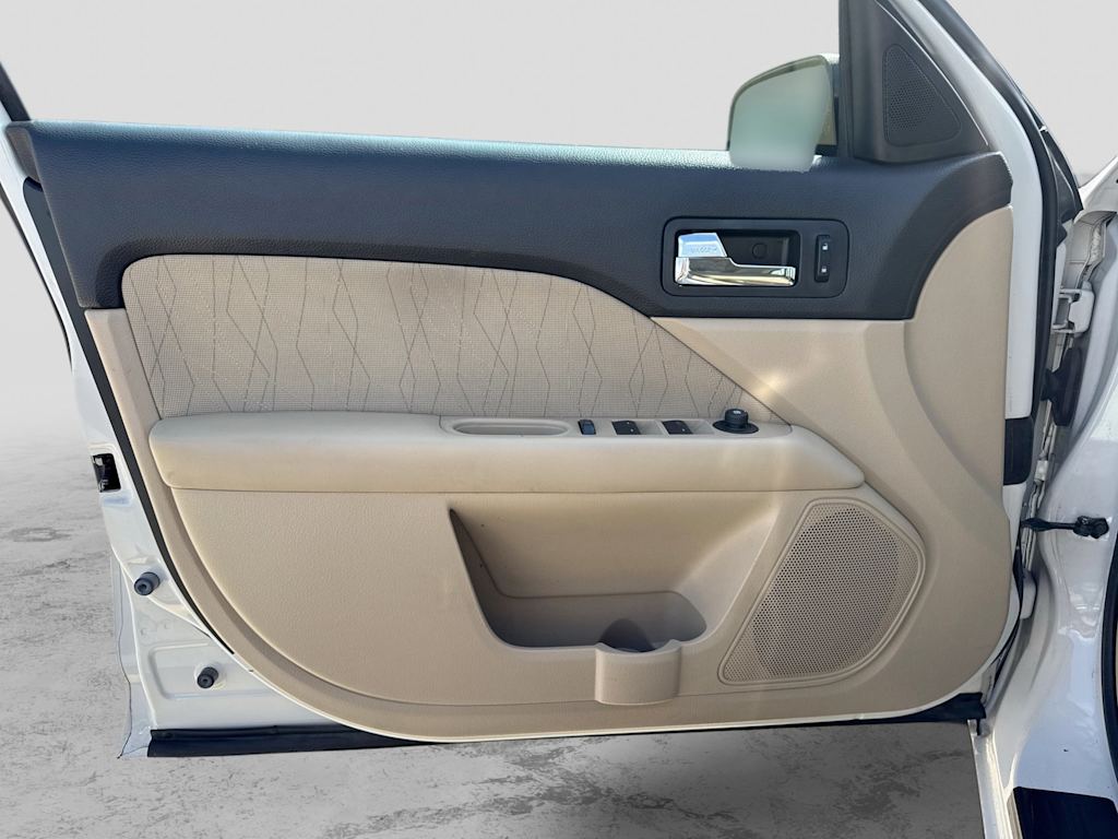 Thumbnail: 2010 Mercury Milan - 31