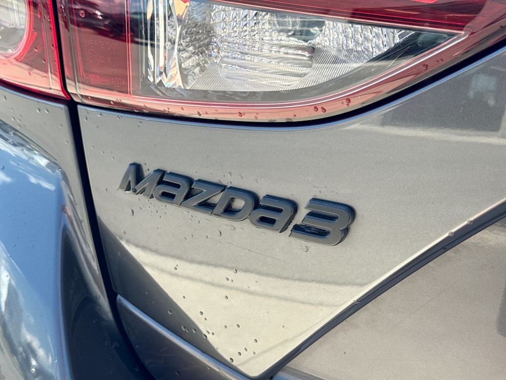 Thumbnail: 2018 Mazda Mazda3 - 23