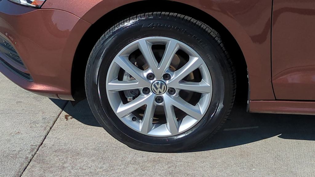 Thumbnail: 2017 Volkswagen Jetta - 8