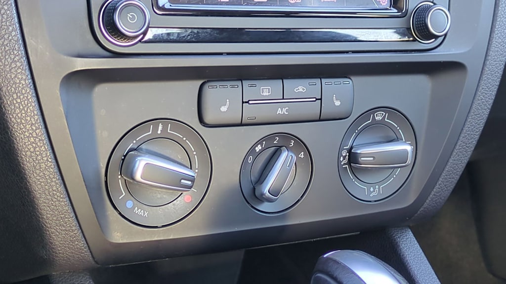 Thumbnail: 2018 Volkswagen Jetta - 32