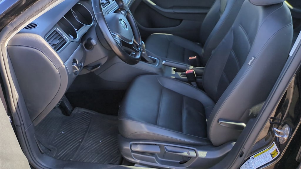 Thumbnail: 2018 Volkswagen Jetta - 11