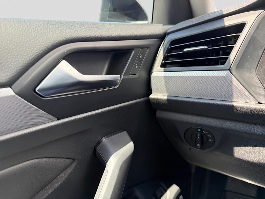Thumbnail: 2019 Volkswagen Jetta - 24