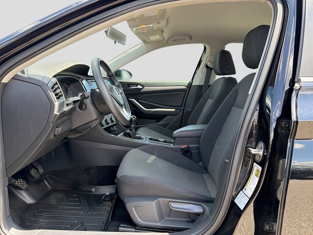 Thumbnail: 2019 Volkswagen Jetta - 9