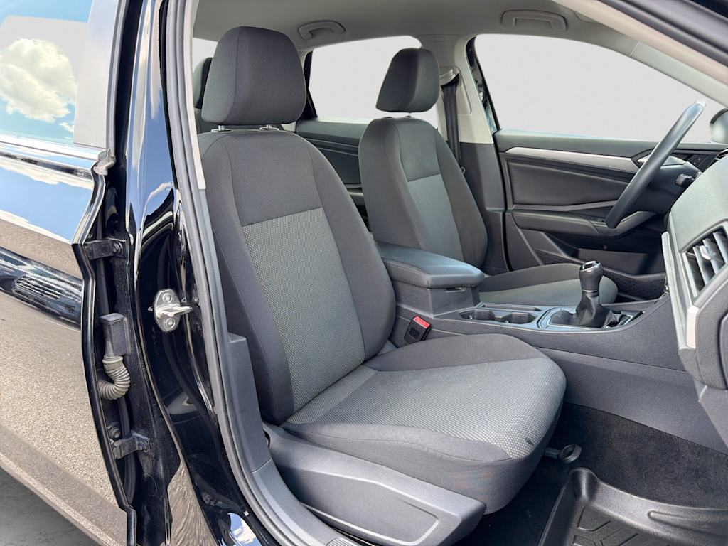Thumbnail: 2019 Volkswagen Jetta - 27