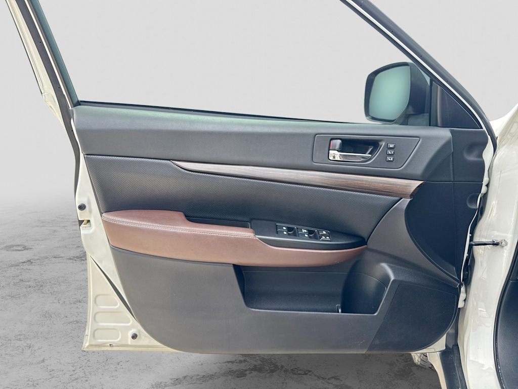 Thumbnail: 2013 Subaru Outback - 32
