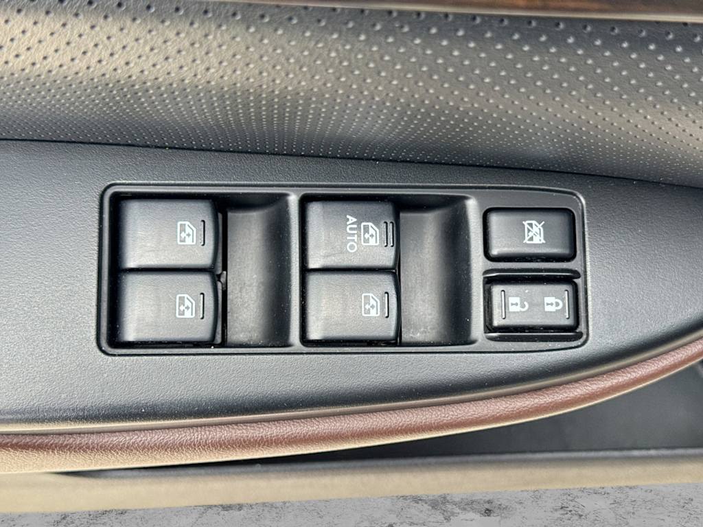 Thumbnail: 2013 Subaru Outback - 24