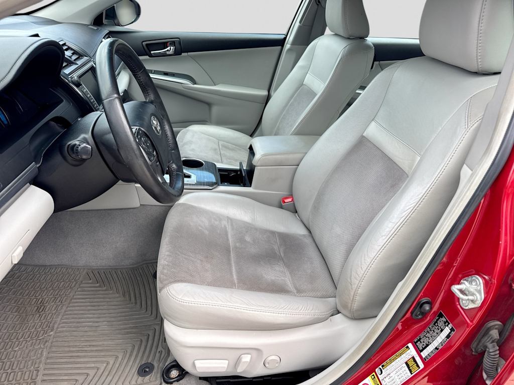 Thumbnail: 2012 Toyota Camry - 10