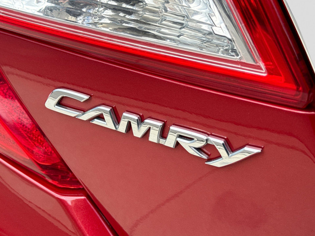 Thumbnail: 2012 Toyota Camry - 23