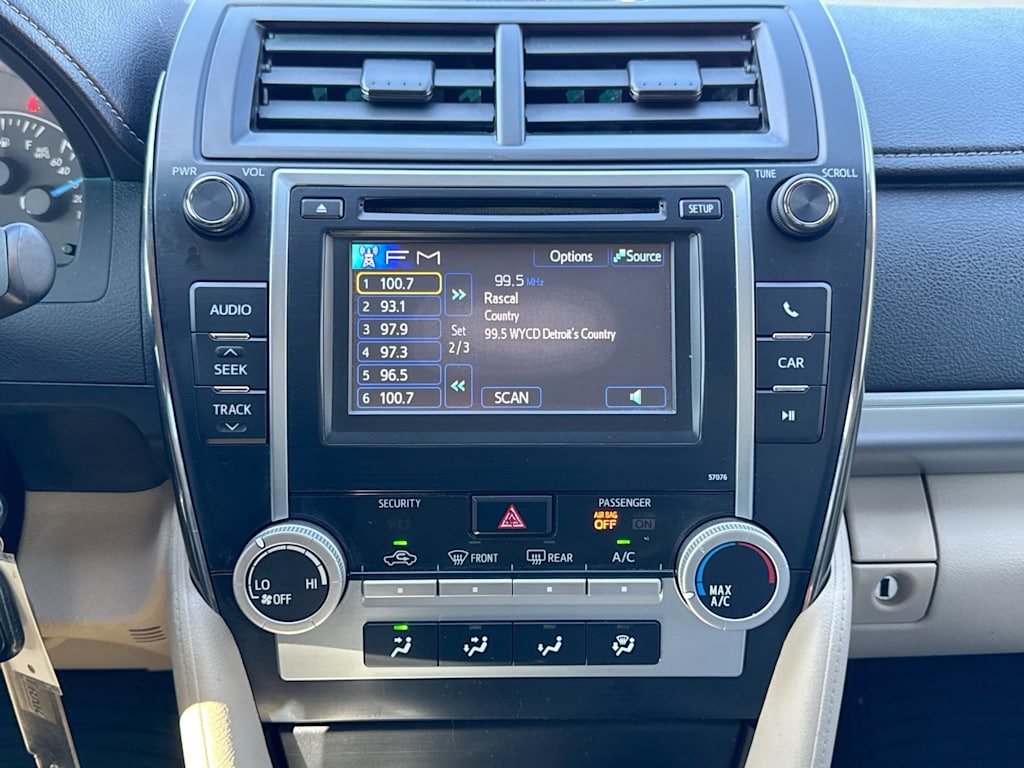 Thumbnail: 2014 Toyota Camry - 13