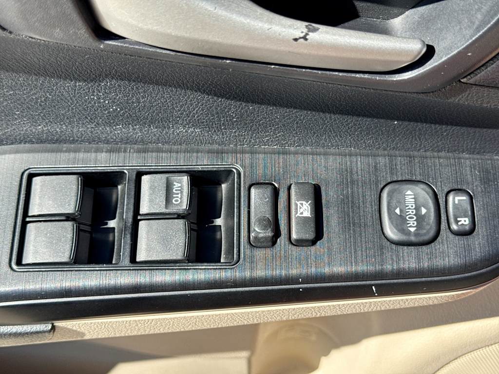 Thumbnail: 2014 Toyota Camry - 24